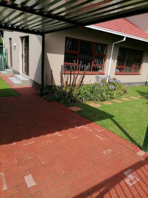 Garden And Park Leisure On Tugela Apartment Benoni Exterior photo